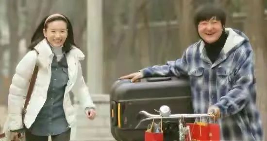 要钱没钱，要貌没貌！7位丑男演员娶的老婆，一个比一个漂亮