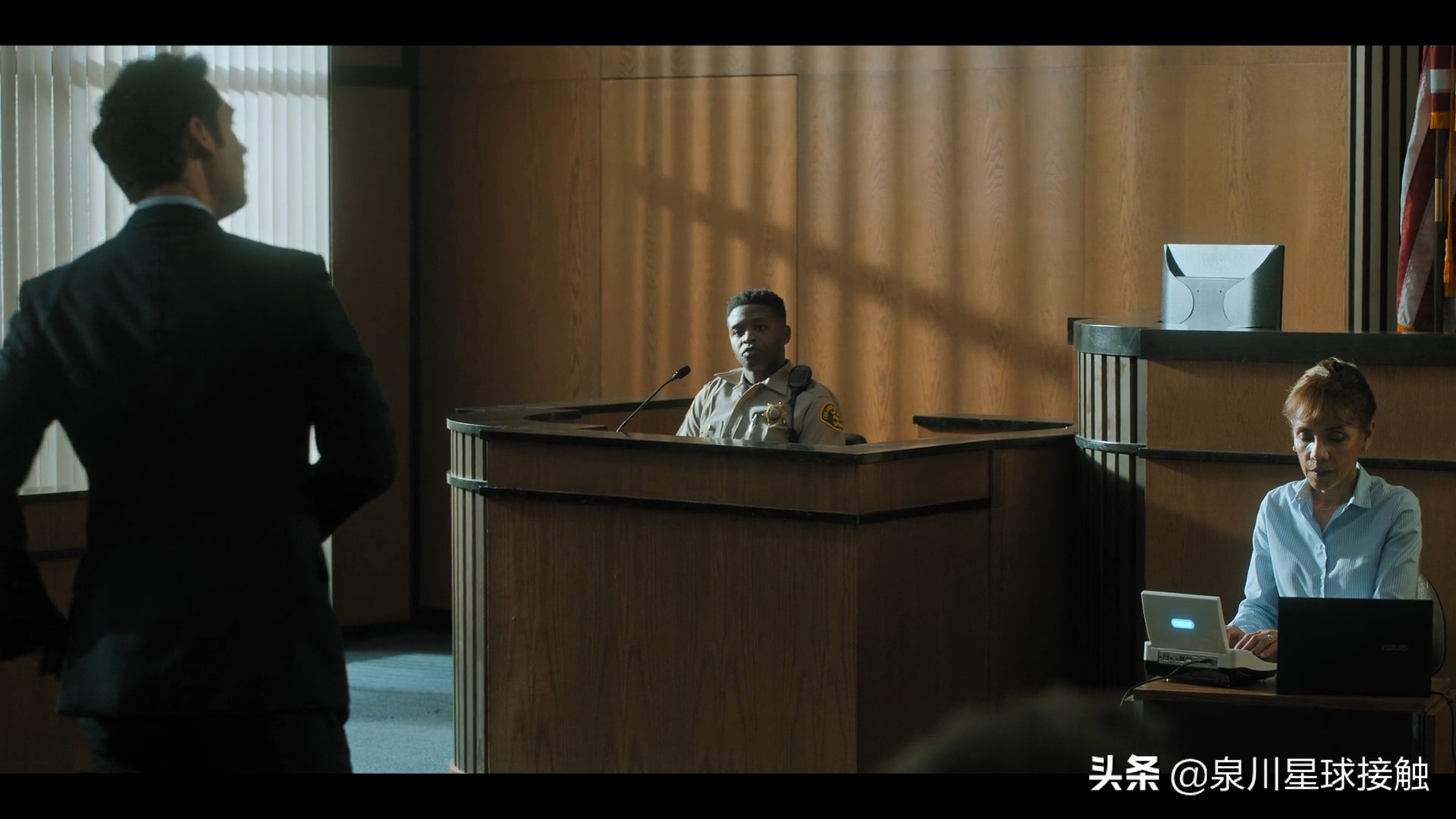 Netflix剧版《林肯律师》引开来，对美国陪审员制度的解析和探讨