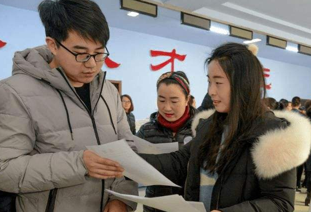 考研日期将近，初试要求较去年相差较大，还要提前60分钟去考点？