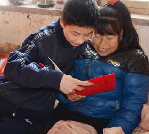 ‘寒门依旧出贵子’，庞众望父母双病，他靠捡垃圾为生，圆梦清华