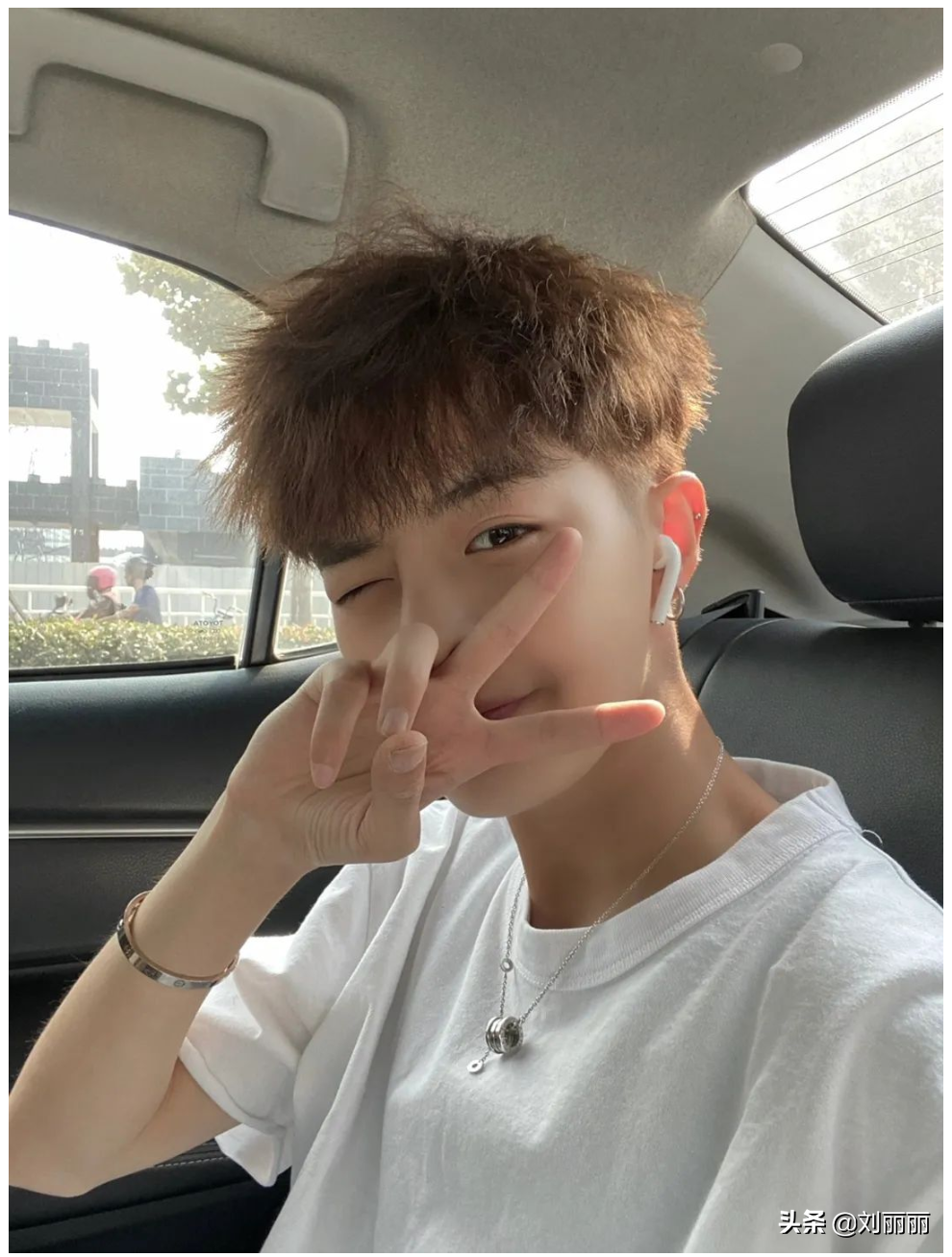 烫头发多少钱男生最帅的男士发型