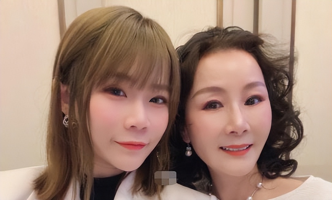 雪瑞姑姑“徐石萍”：58岁孤身赴加留学，花甲之年将生活过成诗歌