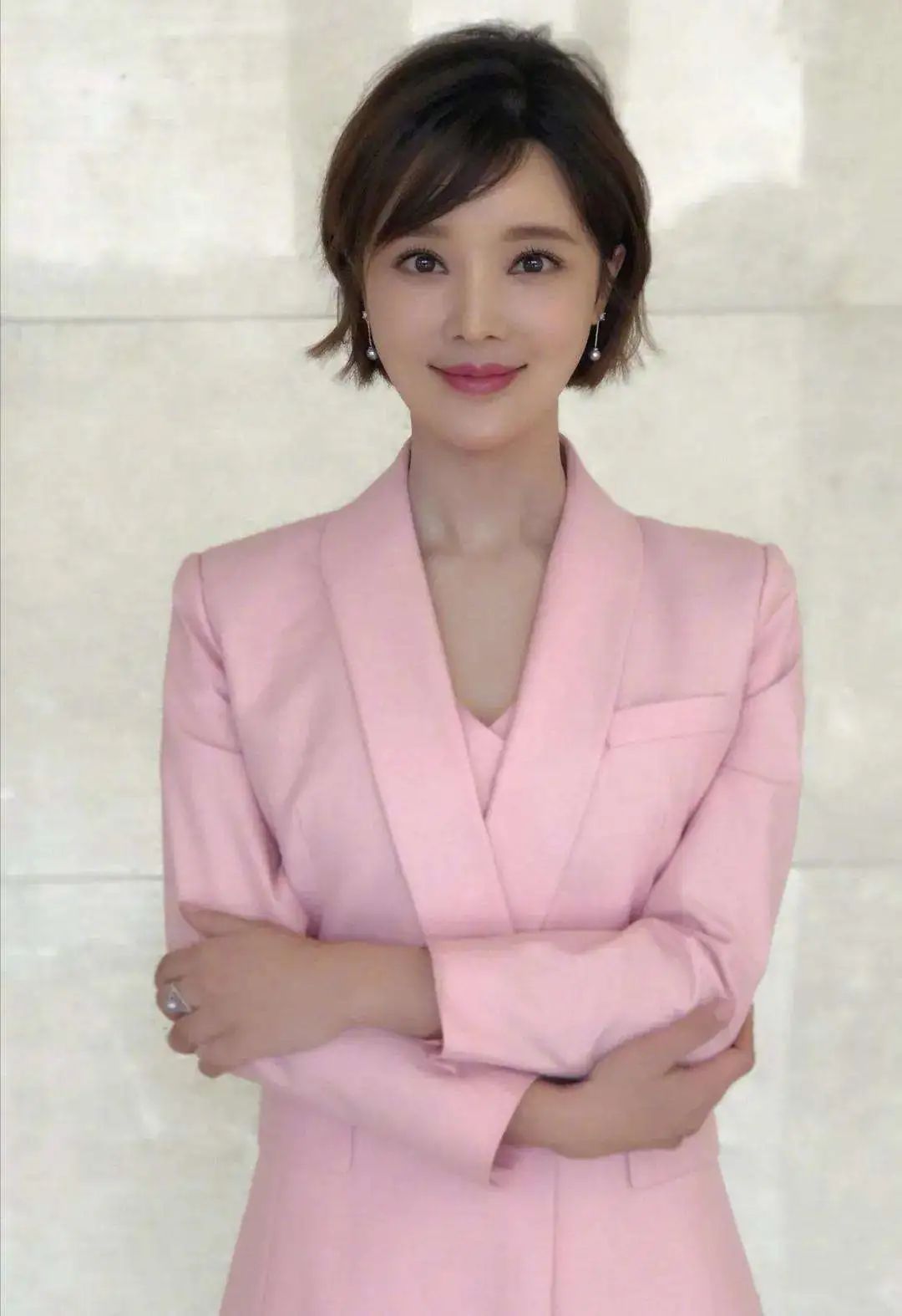 10位央视女主持人颜值对比，各有各的气质，甩一线女星几条街