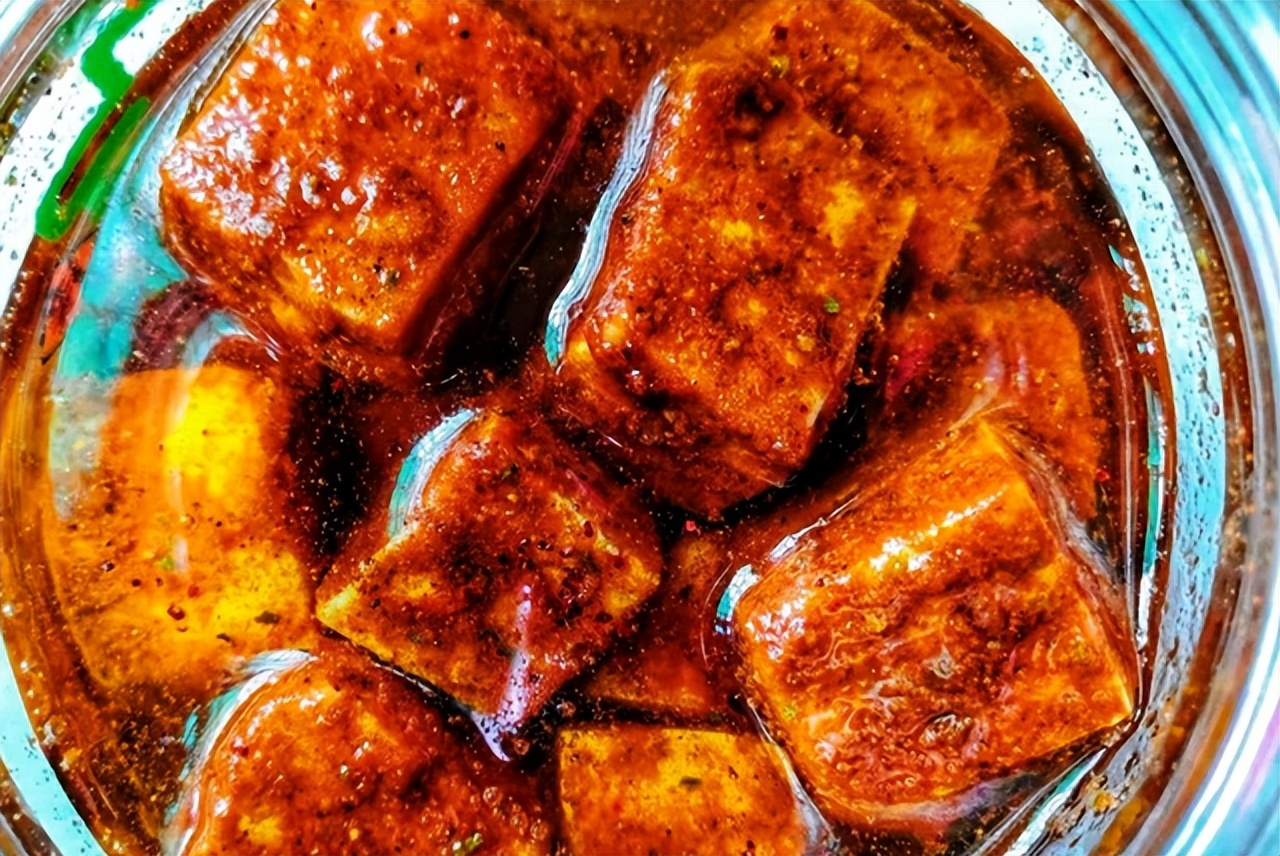 腐乳是营养佳品还是致癌食物？现在知道答案还不晚，3类人要注意