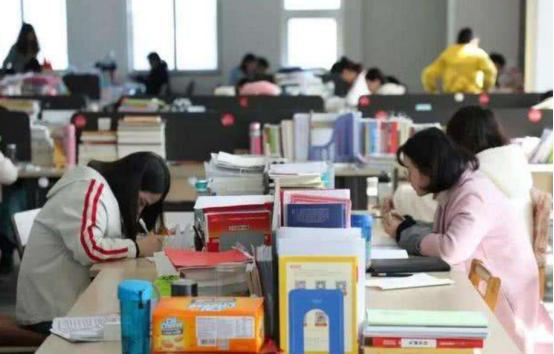 上清华可不止一条路，保送生与高考状元差距大，高中生要了解