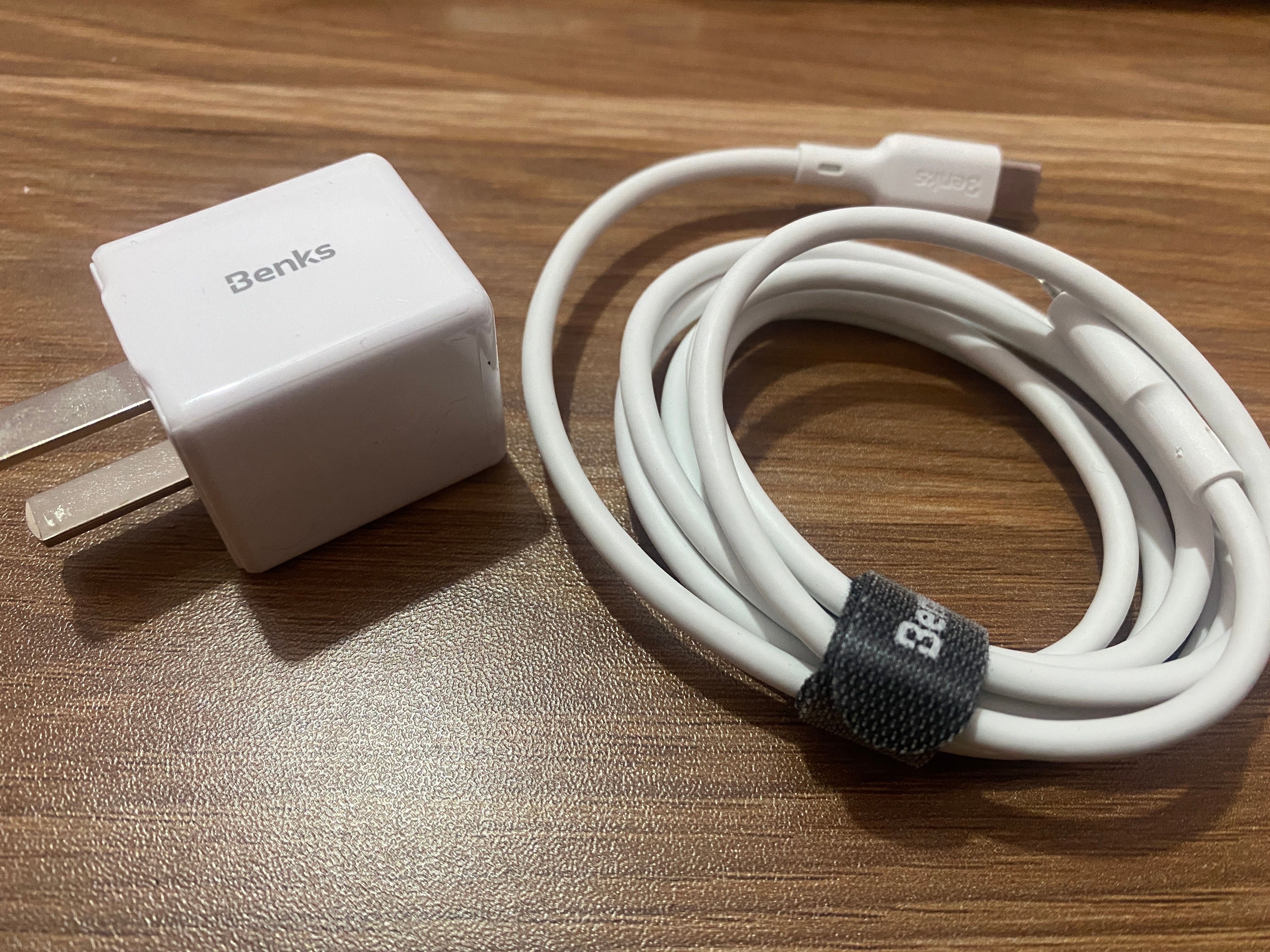 Benks 方糖快充头：20W 快充功率，体积Mini小巧
