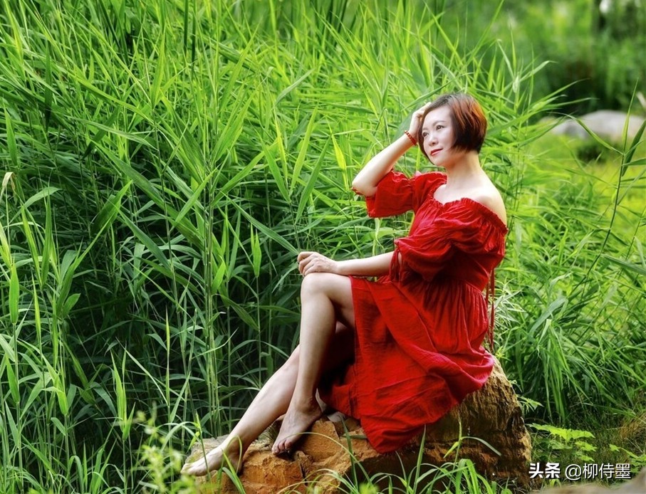 拍照不會(huì)擺姿勢(shì)？掌握一個(gè)攝影技巧，人像照片可以更出挑