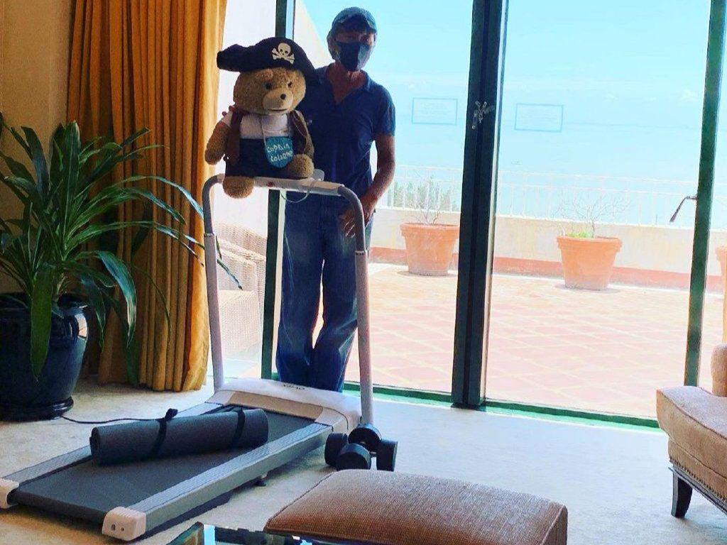 75岁林子祥的隔离餐火了，荤素搭配营养均衡，网友：难怪老当益壮