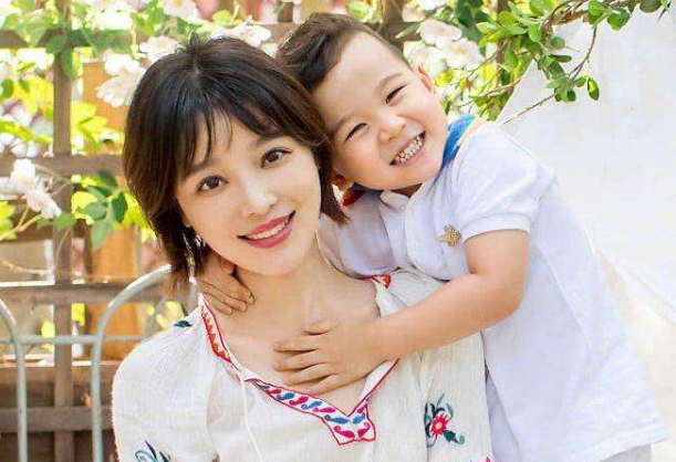10位央视女主持人颜值对比，各有各的气质，甩一线女星几条街