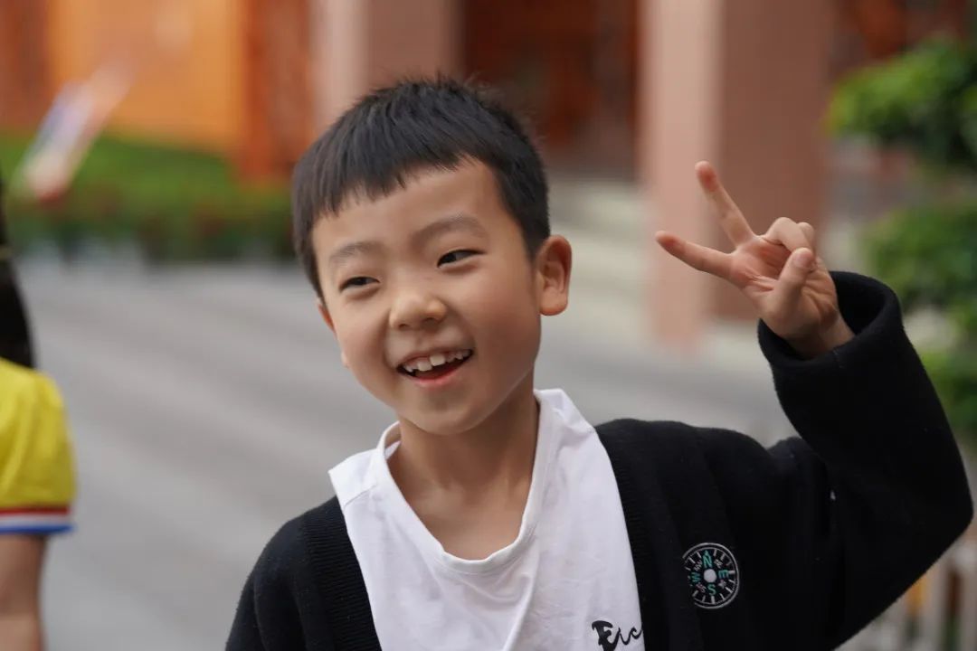 夏花灿烂 定格微笑｜成都高新区中和小学用微笑迎接每一天