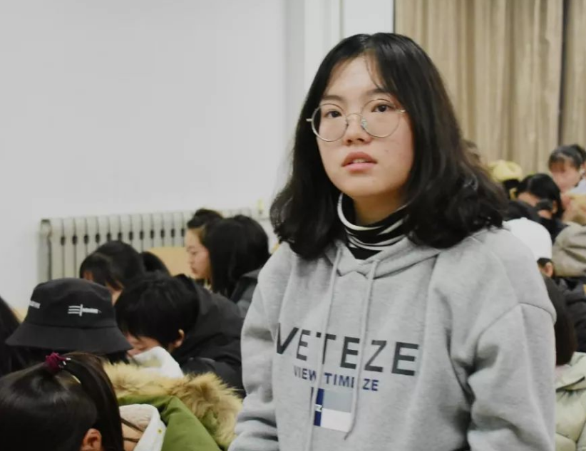 大一到大四“对比照”，大一是帅哥大四被叫哥，反向逆袭惊呆网友