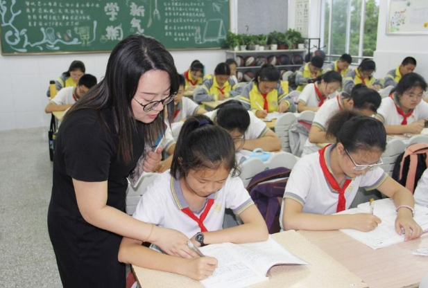 教师工资或将上涨，部分地区已经率先开始落实，老师们有福了