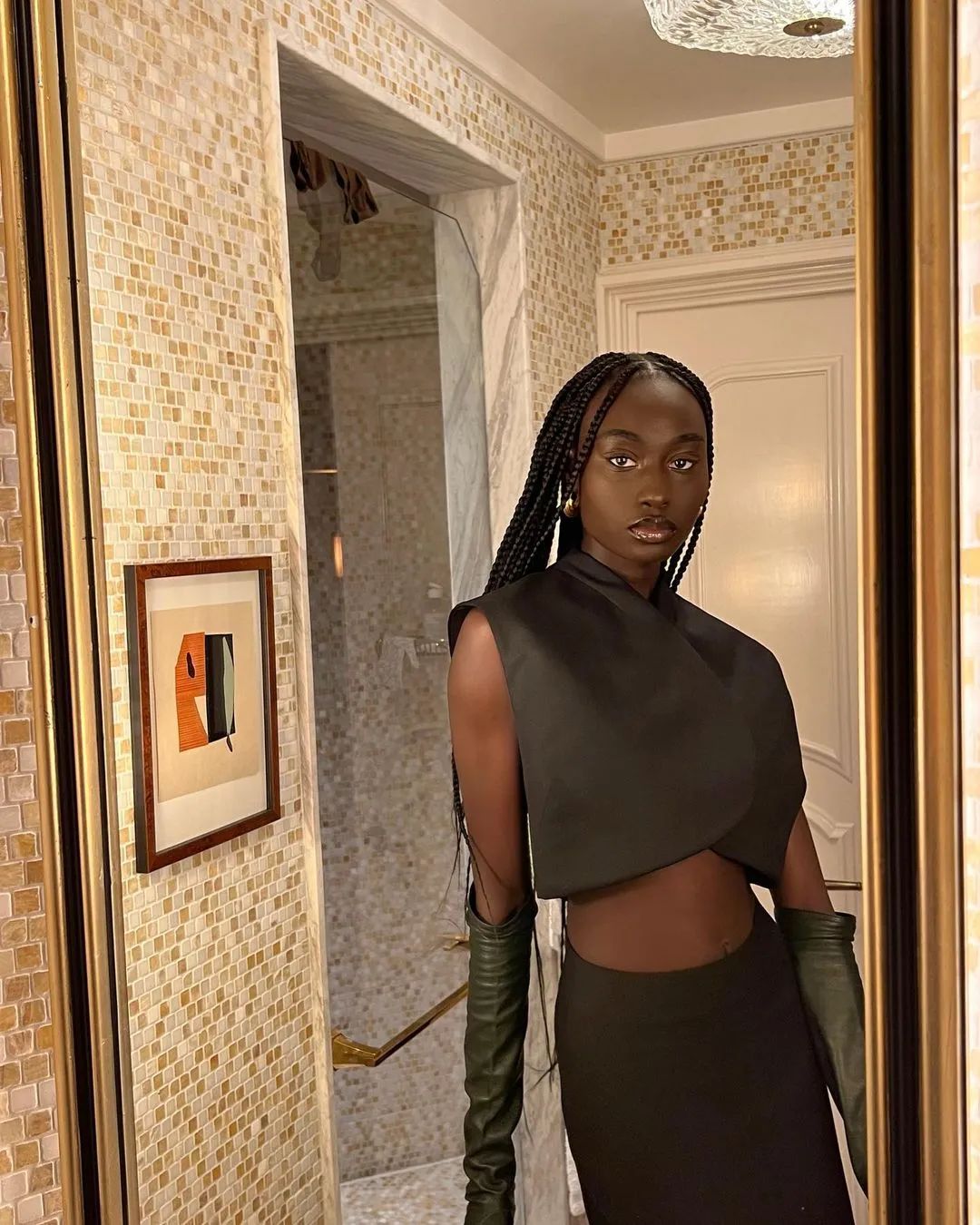 比例惊人的黑人模特爆红时尚圈!网友感叹:满屏都是大长腿