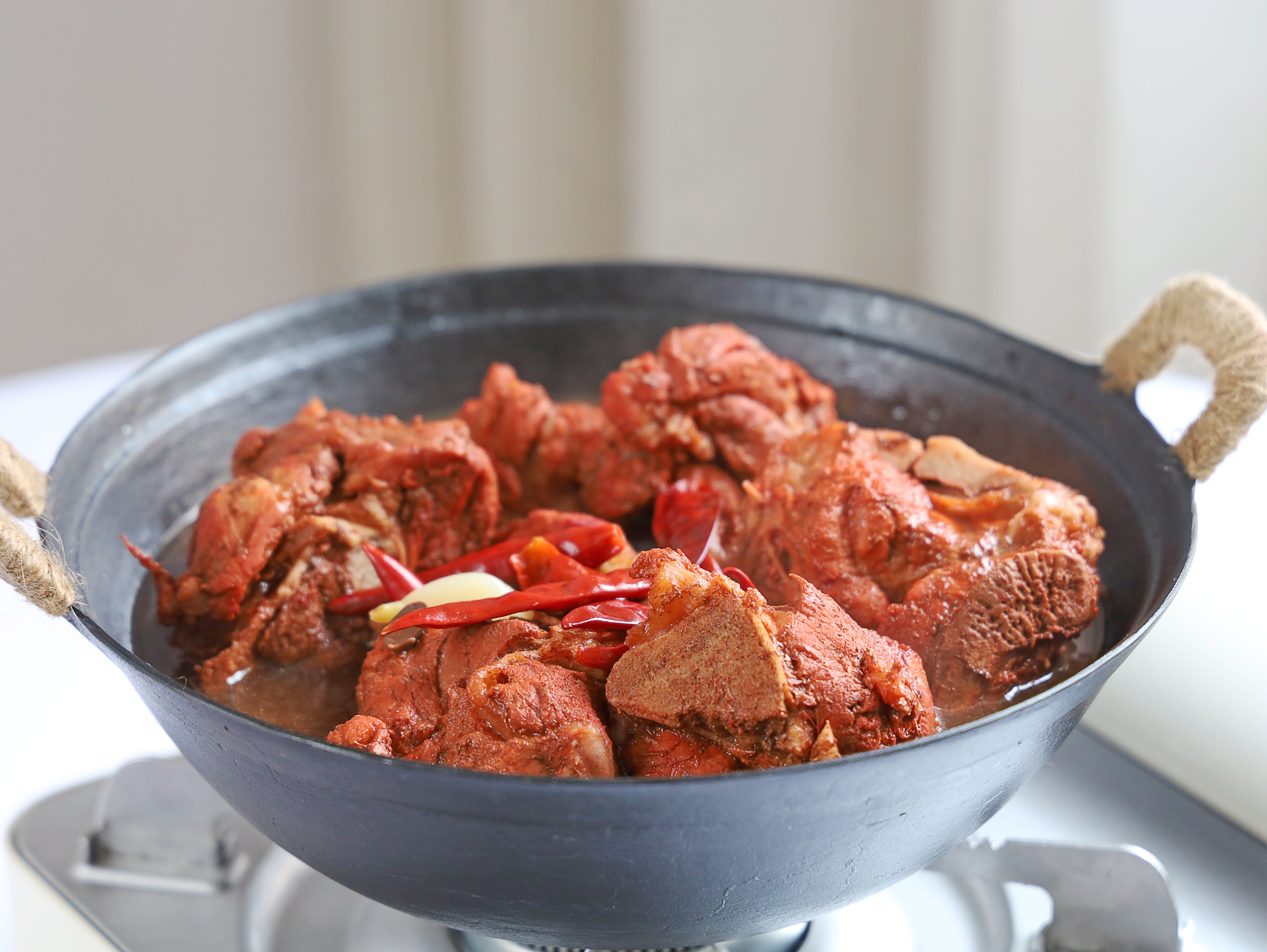 筒骨多少钱一斤酱大骨这么做酱香浓郁