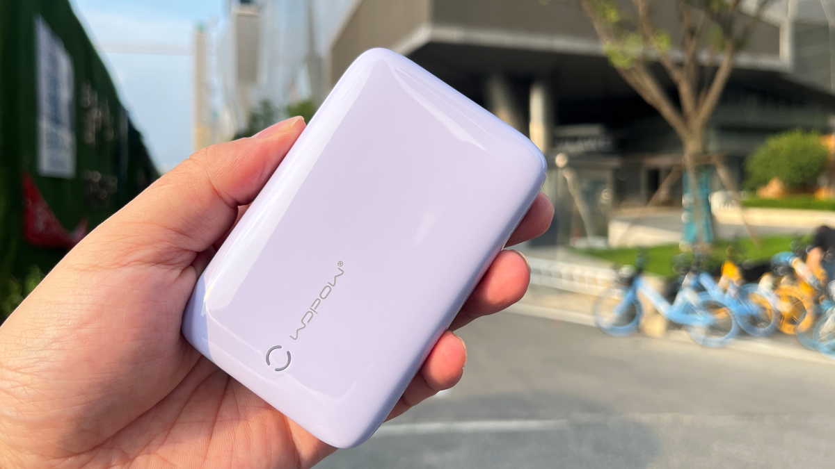 假如你在考虑MagSafe电池，不妨先试试沃品磁吸无线快充移动电源