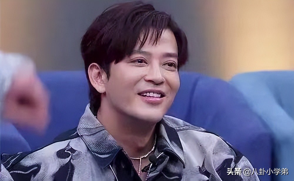 “冻龄男神”都是假的！脸肿僵硬、笑不出来，不服老是真的不行