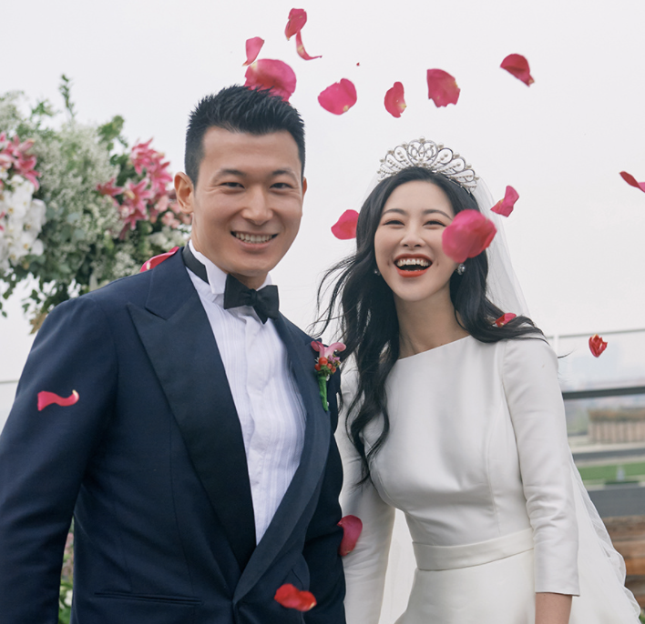 2021年娱乐圈8场唯美婚礼：俊男靓女羡煞旁人，两对新人奉女成婚