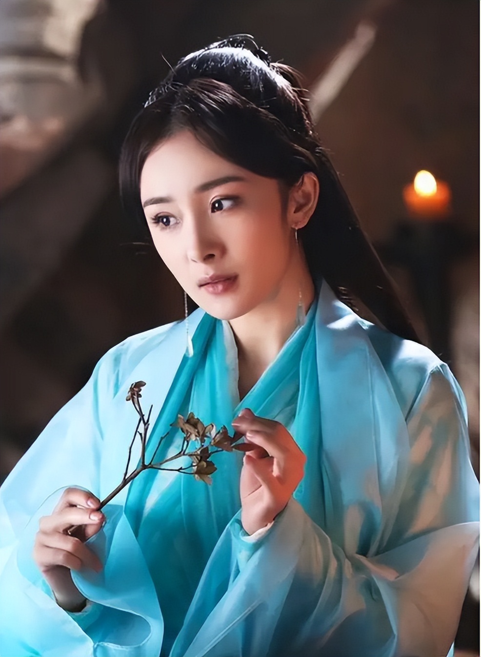 但饭姐想说,白浅不丑是因为杨幂长得好看,不是因为这个造型有多优秀