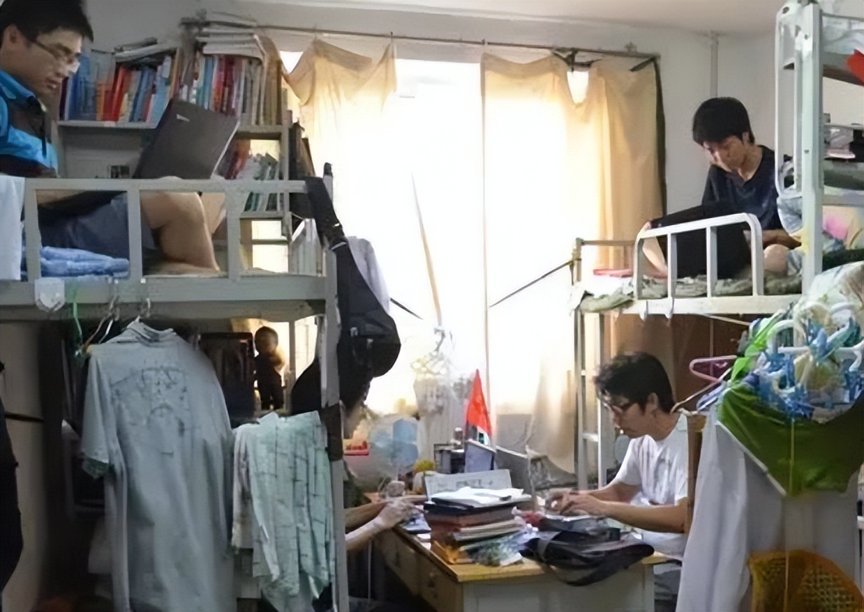 大学迎来新规，2022年开始全面落实，虚度时光的学生开始头疼