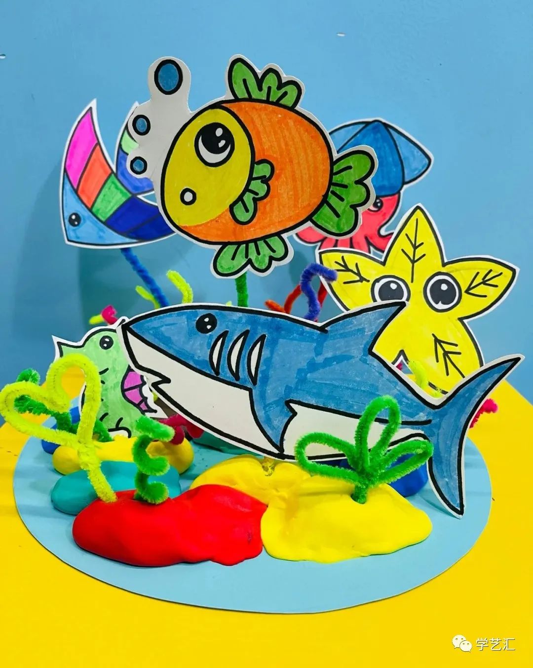 儿童画创作必备素材——42张儿童画，配色漂亮，造型简单