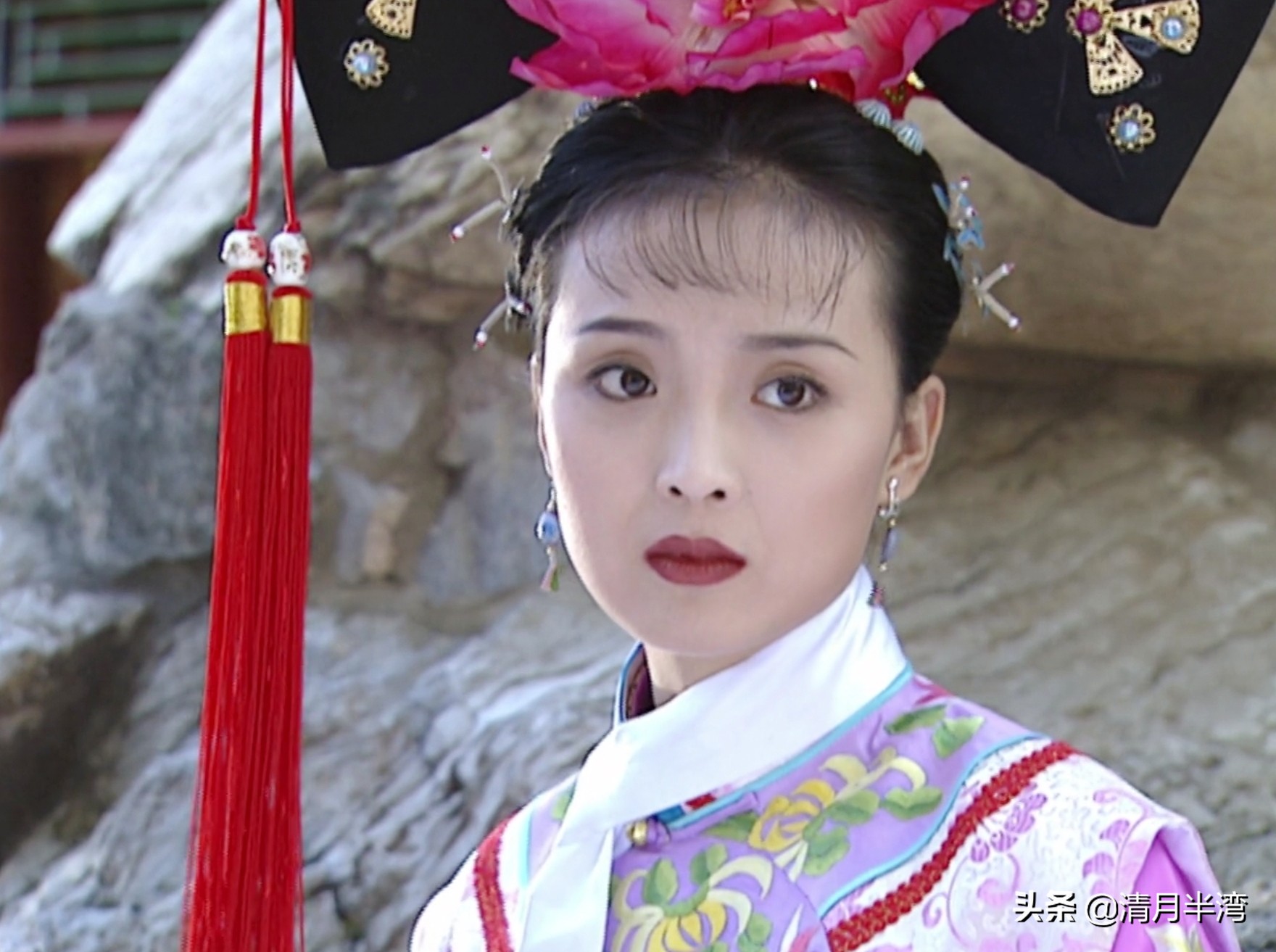 颜值高也不一定驾驭得了旗头装，能上清宫美人榜的，我只服这10位