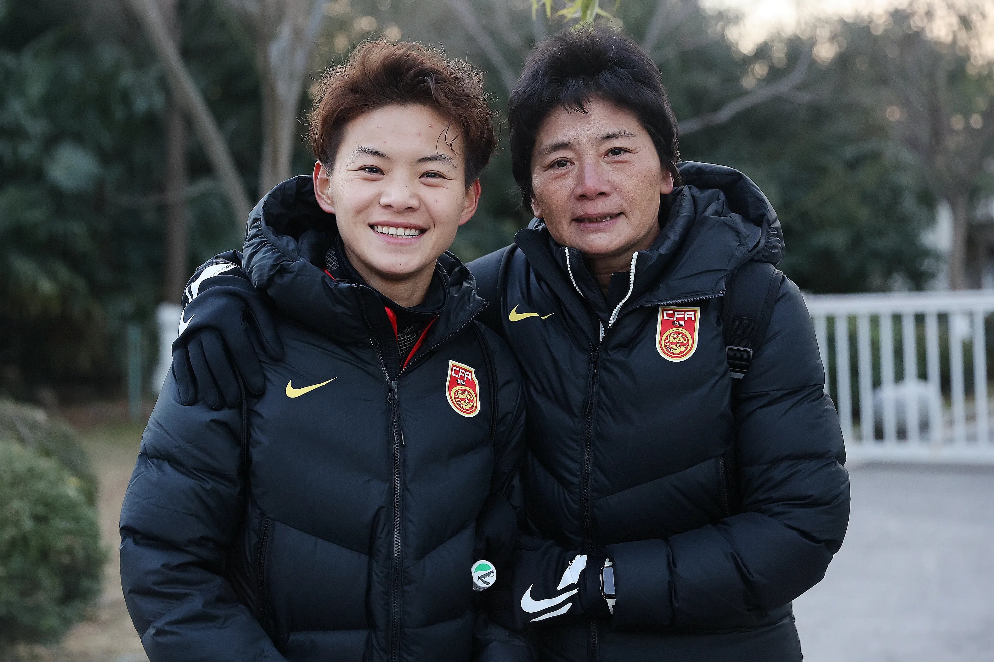 关于中国女足主教练水庆霞解释战术安排，「我保守吗？不是说防线后退就是保守」，如何评价水庆霞的排兵布阵？的信息