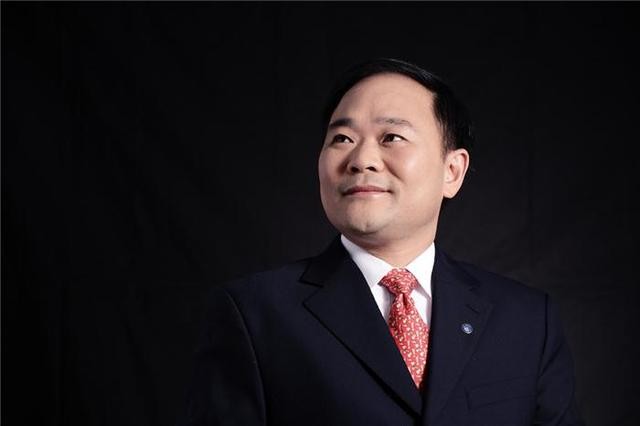 吉利李书福蛇吞象：沃尔沃收购案背后的商业智慧与战略眼光