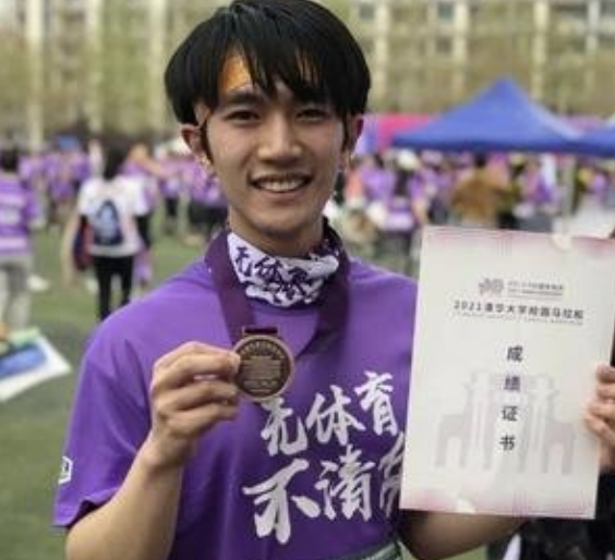 清华图书馆彻夜开放？学生一学期要跑20多次3000米？学长现身说法