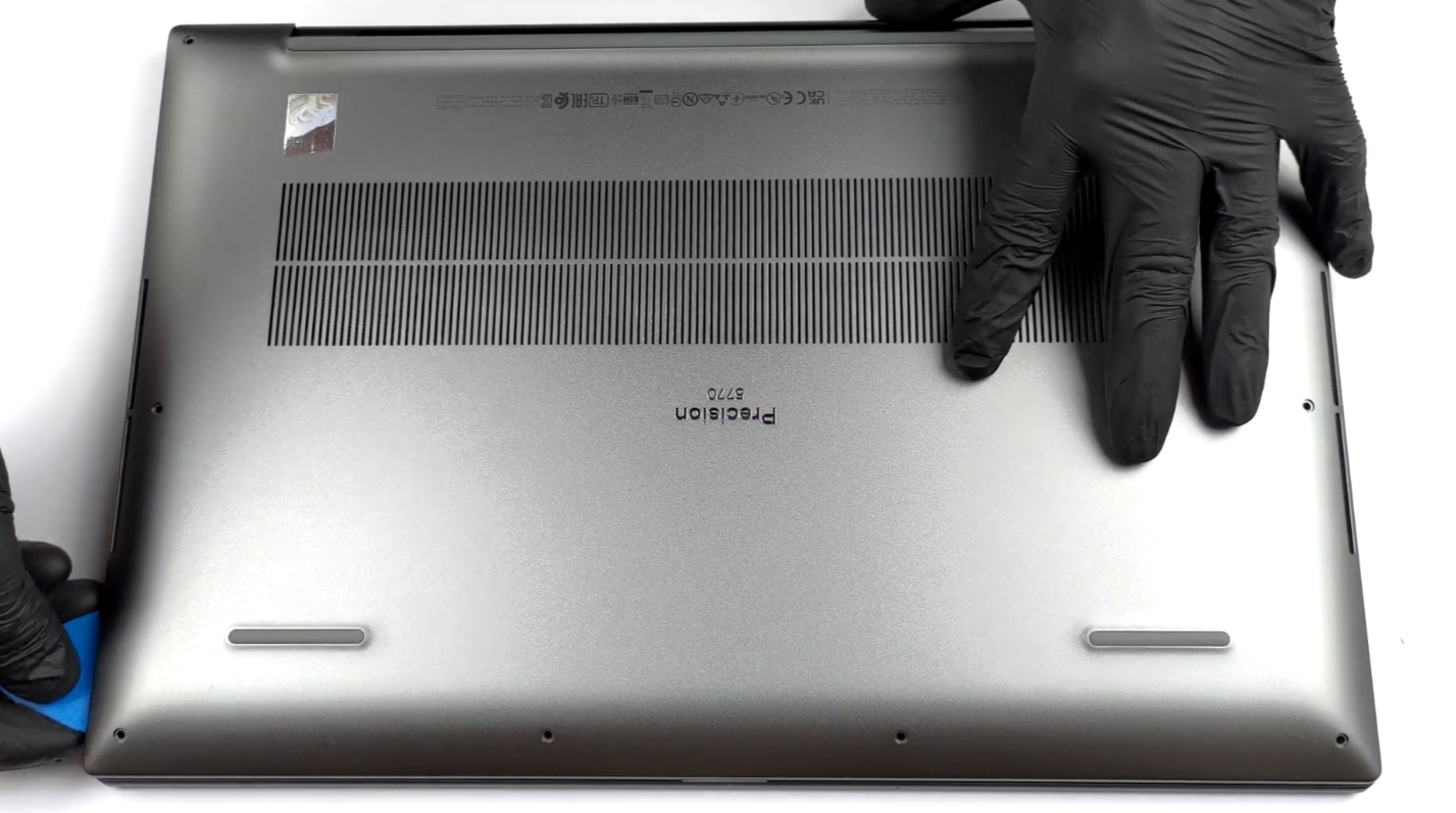 2022年戴尔最贵图形工作站17寸Precision 5770笔记本拆解评测