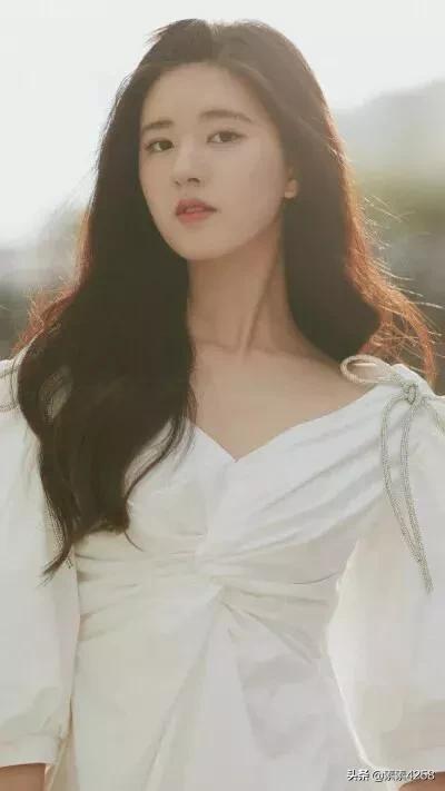 中国内地演员赵露思