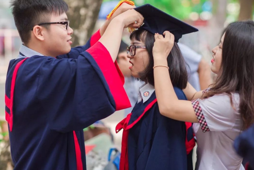 有人考不上，有人不珍惜，人大“清退”13名学生，网友：早该如此