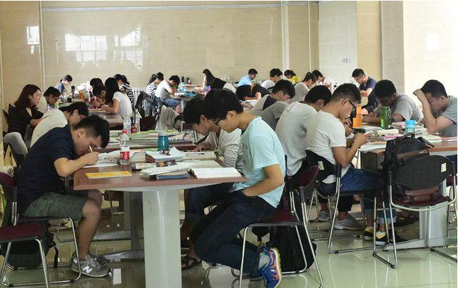 男生喜欢的“女友职业”排名，幼师位列第4，公务员位列第2