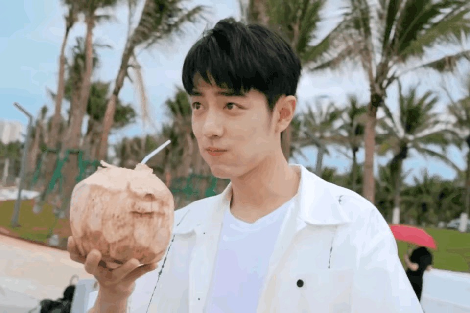 肖战海边的大片，真好看啊，满满的少年感