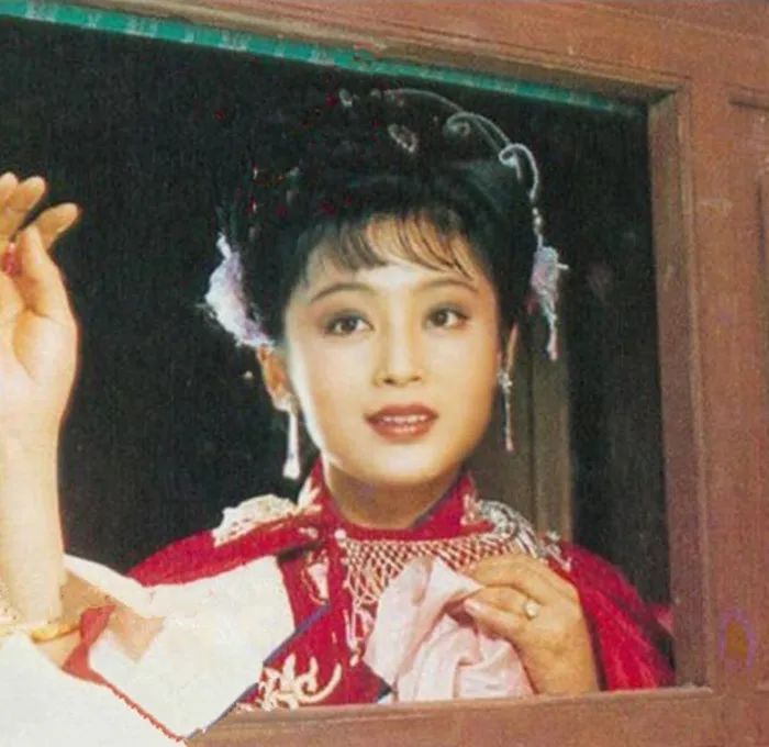 33位老牌簪花美人！林妹妹第一，林芳兵艳绝，你最偏爱谁呢？