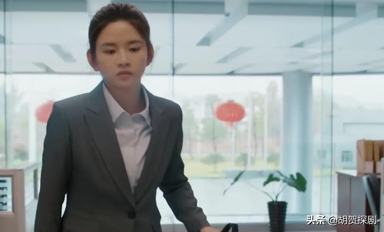 幸福到万家：万传家怒扇媳妇的一巴掌，藏着秀玉被集团养着的真相