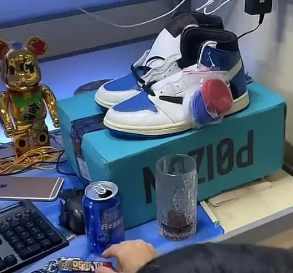 大学生的新式攀比火了，不比家境不比学习，男生宿舍成“重灾区”