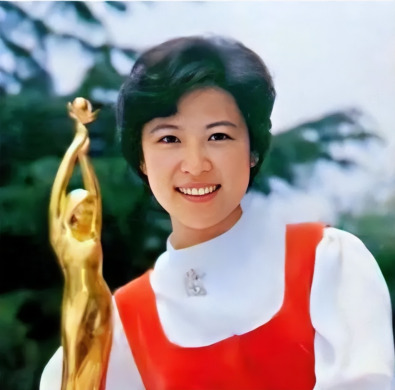 “天下第一嫂”王馥荔：丈夫为她写保证书，儿子王骁是最大的骄傲