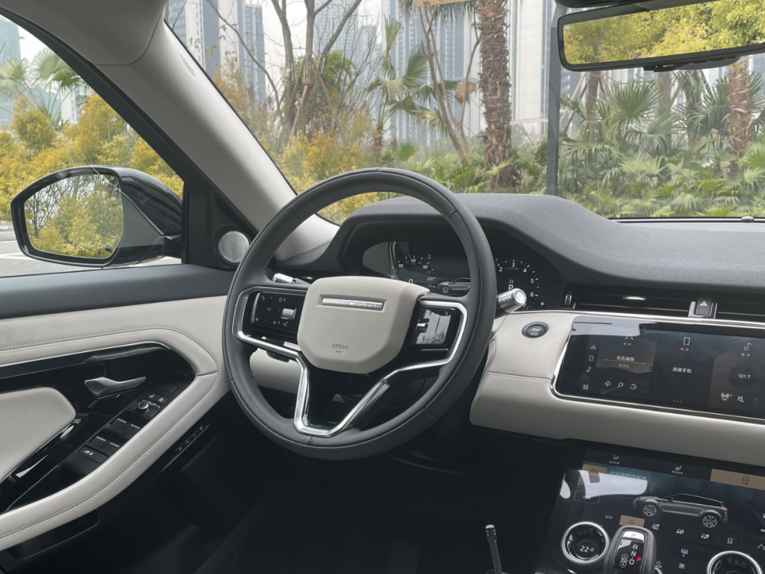 试驾揽胜极光L P300e：44万这个价，它值吗？