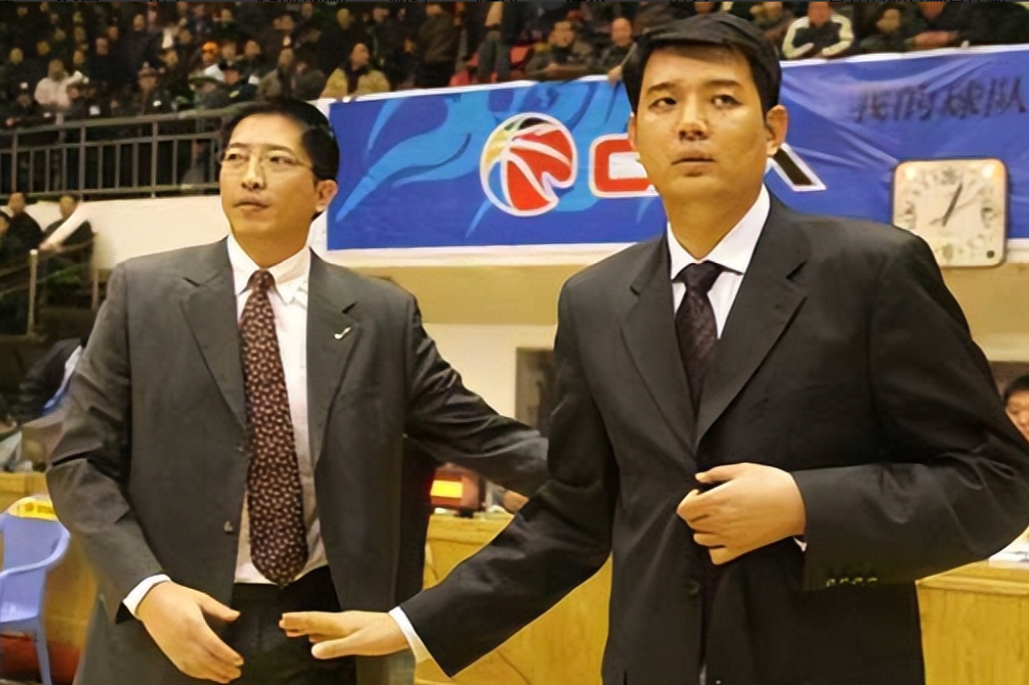 nba裁判为什么这么嚣张(杨毅揭露CBA多年前的黑幕！裁判跟主教练说：这场球你别想赢了)