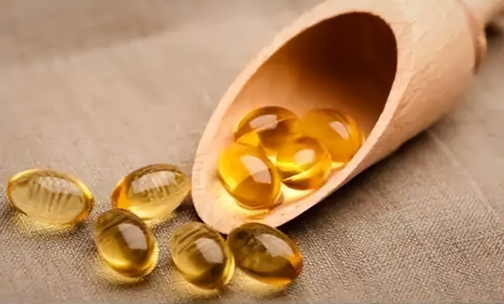 失眠的原因已发现，神经科医生：少碰“3黄”，失眠或许会改善