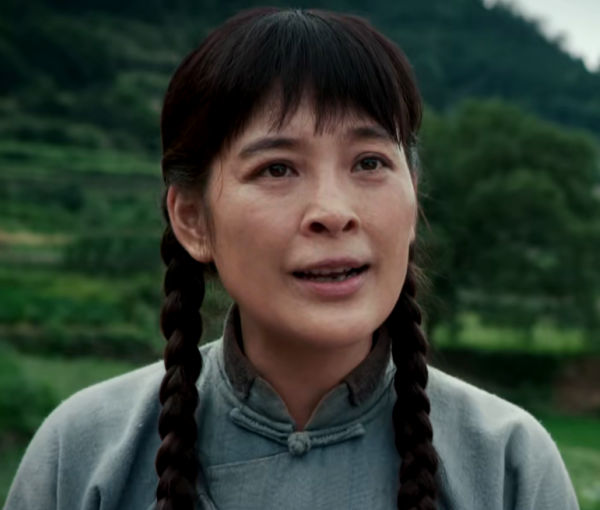 《高山清渠》虽然选角年龄偏大，但贵在真实，皱纹雀斑都清晰可见