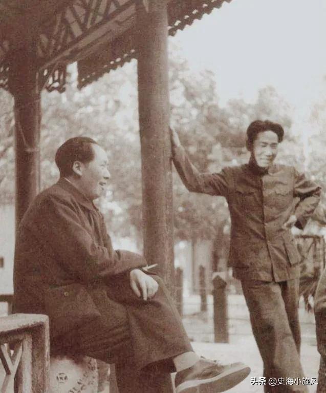 毛岸英的“节俭”结婚，毛泽东摆两桌婚宴，送一件黑色大衣当礼物