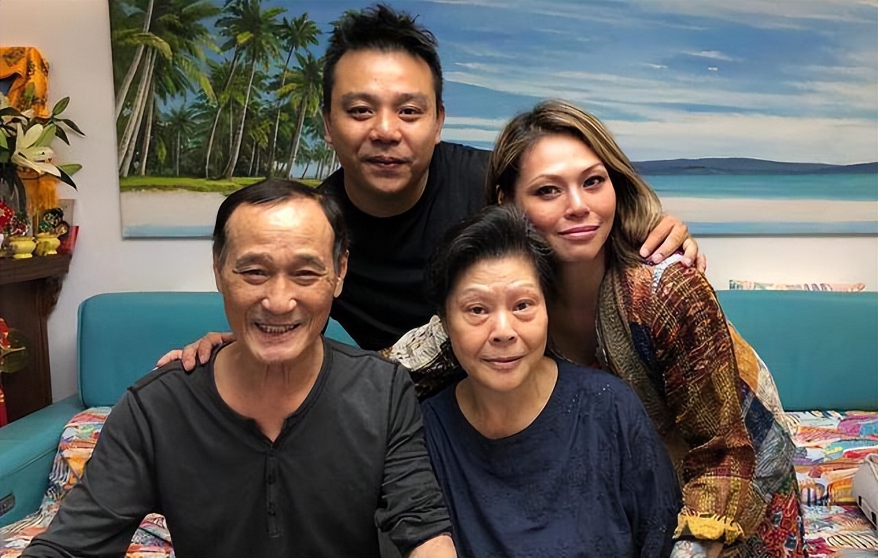 黑帮大佬的美貌女儿：有人隐姓埋名做艺人，有人父亲遗愿不进娱圈