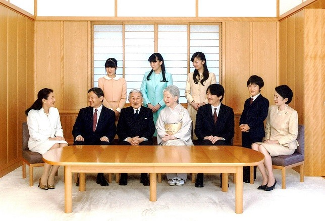 日本天皇独生女生日超穷酸？被网暴“最丑公主”，只能戴二手王冠