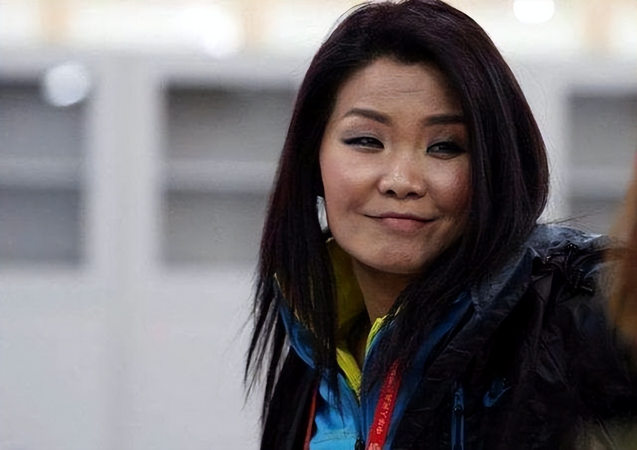 央视体育记者冬日娜:被网友骂,被苏炳添怼,她的消失该怪谁?