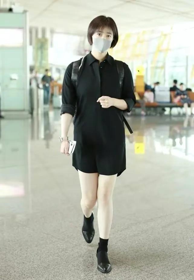 46岁梁咏琪全家出游！素颜模样憔悴老气，混血女儿颜值高却不随妈