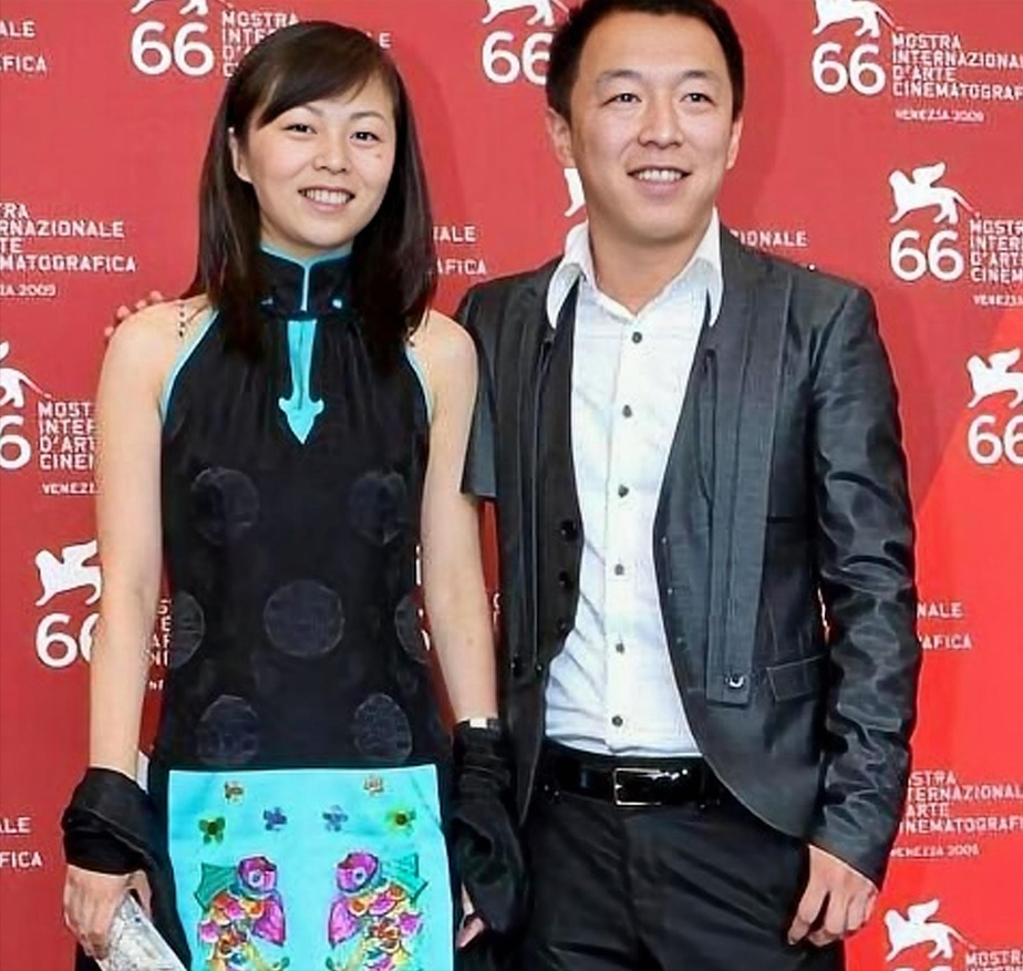 情史干净的6位男星，个个是“妻管严”恩爱多年，牵手就是一辈子