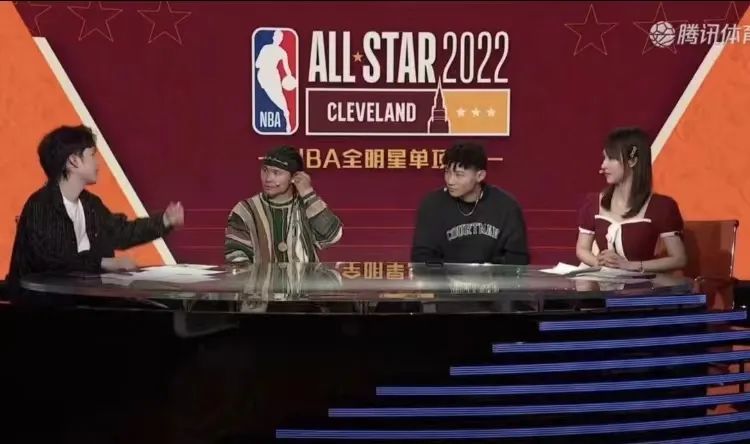 NBA扣篮大赛(史上最水的NBA扣篮大赛！谁注意到奥尼尔的表情？太真实了啊)