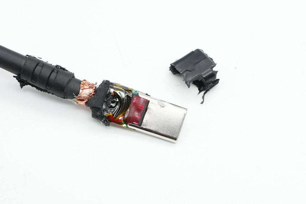 联想Y9000P2022充电神器，thinkplus 135W快充CC线拆解