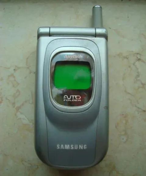 从数字传呼机到华为Mate40Pro手机，你用过这些通讯工具吗？